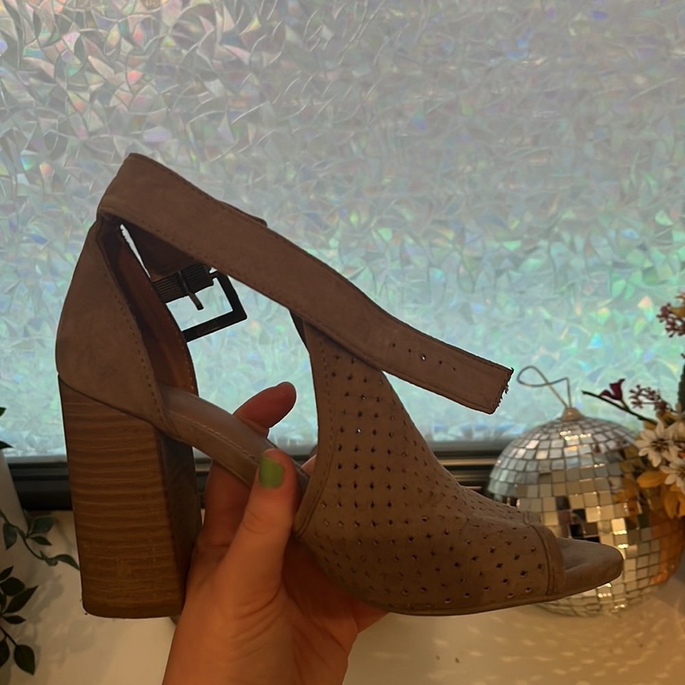 tan wedge strappy shoe | universal thread